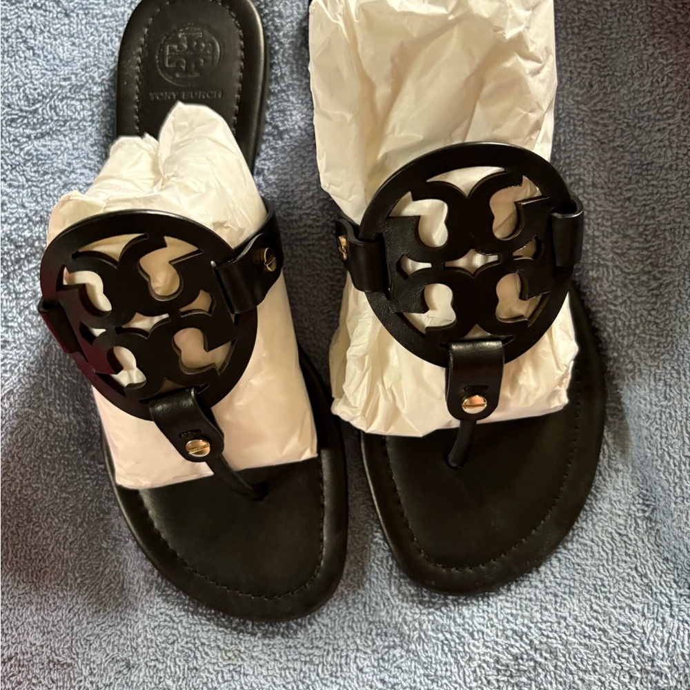 Tory Burch Black Sandals 🖤 - Picture 5 of 7